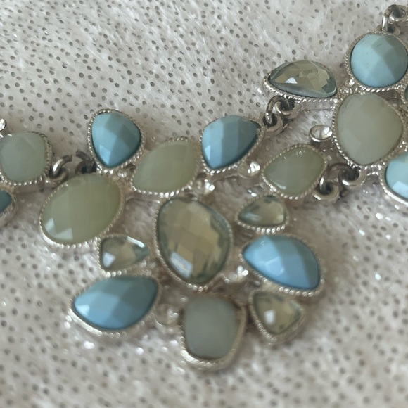 Light blue and green silver tone costume necklace - Picture 3 of 4